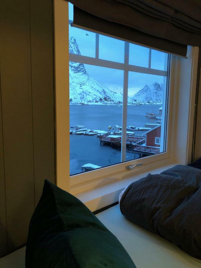 Reine Retro Villa - Cozy Villa With A Fantastic View Exterior foto